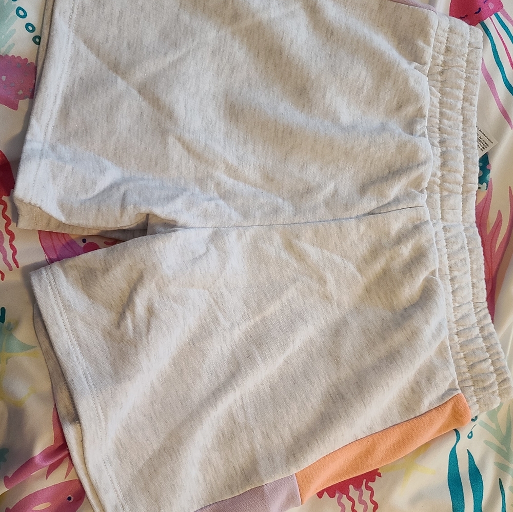 Athletic shorts - Picture 3 of 3